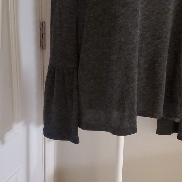 Mod open back grey sweater, M, flowy long sleeves - Picture 2 of 7